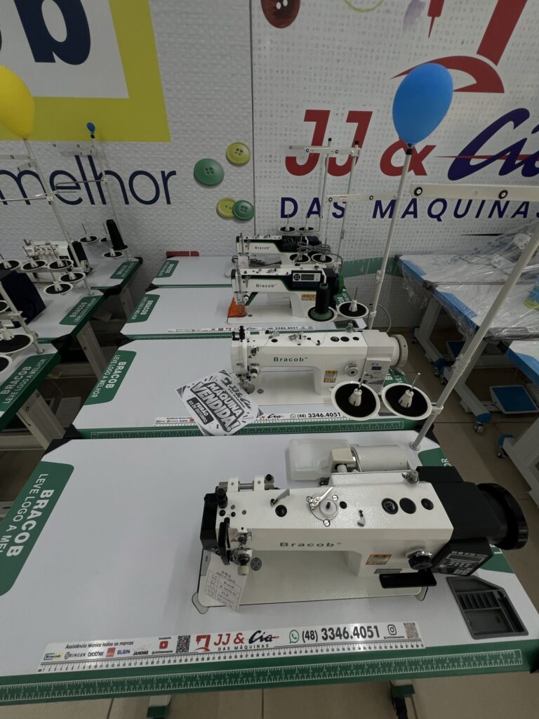 Foto de JJ e CIA DAS MÁQUINAS